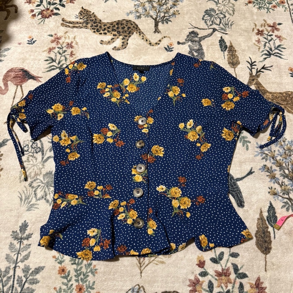 Mine Floral Button-Up Navy Top size L
